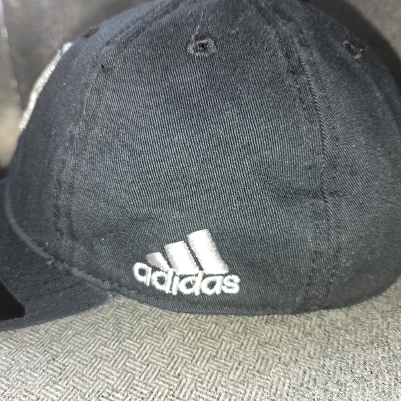 Los Angeles Kings NHL Adidas Team Logo Black Fitted Slouch Cap Hat New - Picture 3 of 7